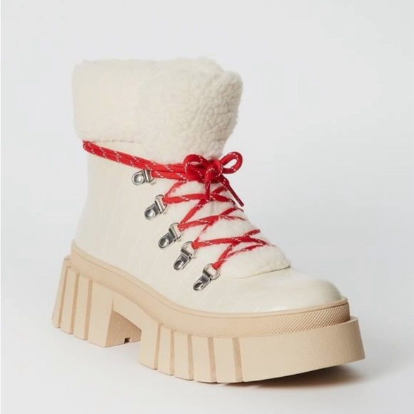 •Leigh• Lug Sole Sherpa Plus Croc Print Winter Ready Bootie (New in Box) - Picture 2 of 5